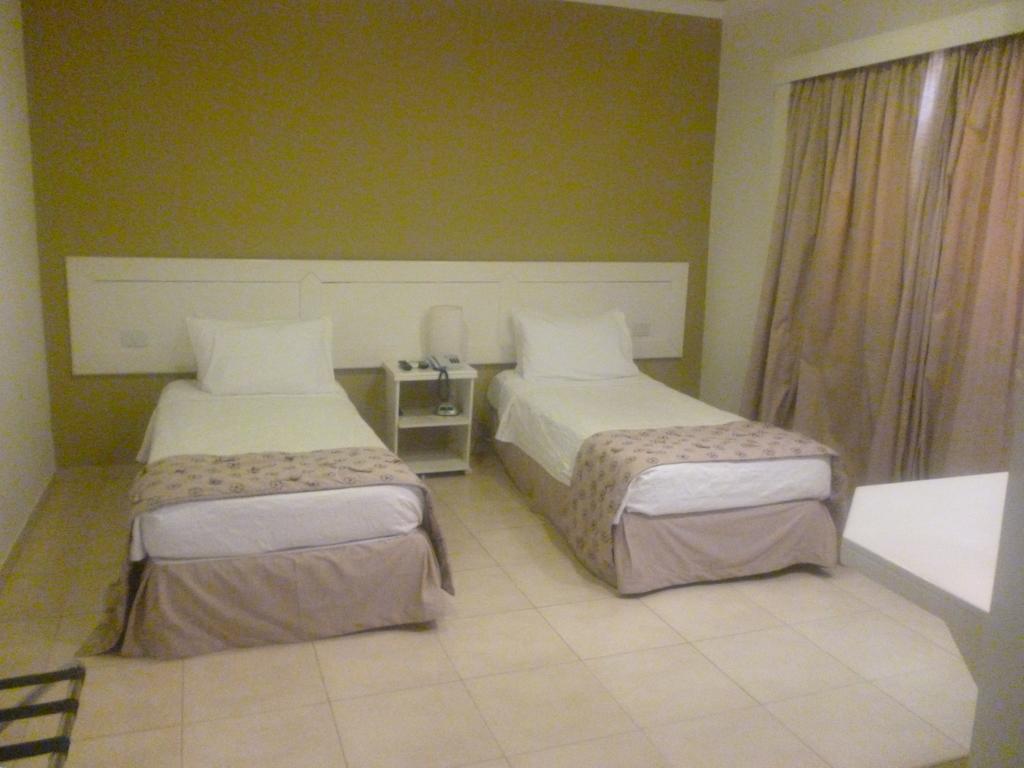 Hotel Anaca Sao Carlos Ruang foto
