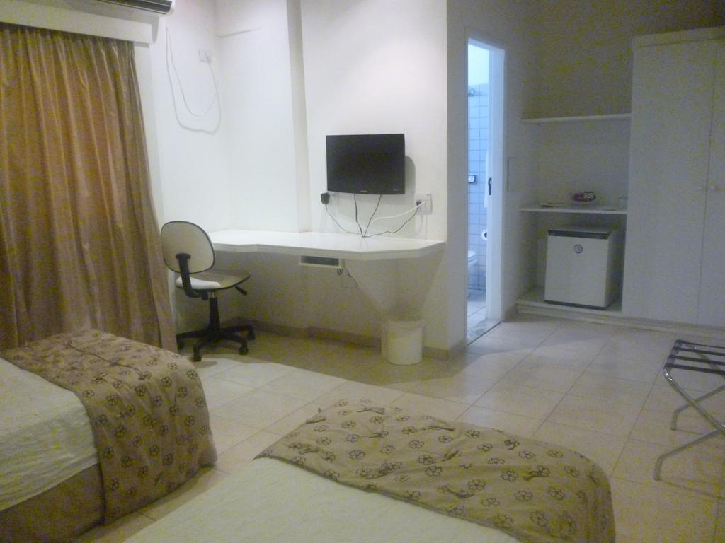 Hotel Anaca Sao Carlos Ruang foto